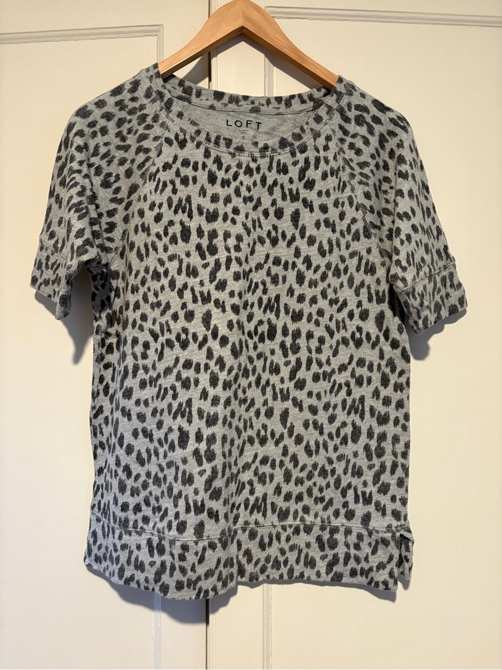 Loft Grey Leopard Print Short Sleeve Lightweight Sweatshirt